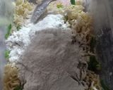 Foto langkah ke 3 dari resep Bola bola mie.