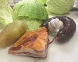 Foto del paso 1 de la receta: Revuelto de patata y col con panceta ibérica 