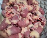 Foto langkah ke 1 dari resep Tumis Jantung Ayam Kecap.