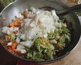 Foto langkah ke 1 dari resep Dadar Telur Sayuran.