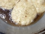 મેંદા ની ફરસી પૂરી (Maida Farsi Poori Recipe In Gujarati)