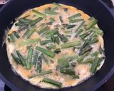 Foto del paso 3 de la receta Tortilla de espárragos trigueros