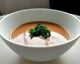 Foto del paso 4 de la receta: Crema de harina de haba a la hoja santa