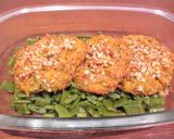 Foto del paso 8 de la receta: Filetes rusos vegetales sobre judías pasadas por la sartén