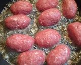 Foto langkah ke 3 dari resep Bola daging sapi isi telur puyuh bumbu tomat.