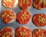 Foto langkah ke 8 dari resep Mini Pizza.