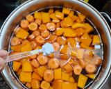 Foto del paso 2 de la receta: Sopita cremosa de calabaza lentejas y zanahoria