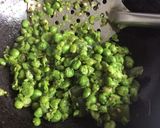 A picture of step 5 of Peas stuffed oats cheela.