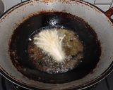 Foto langkah ke 4 dari resep Enoki Goreng.