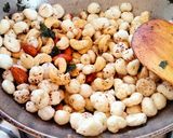 A picture of step 4 of Nuts snacks Refreshing and mint flavoured nuts snacks.