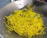 Foto langkah ke 4 dari resep Mie Goreng sambal pecel (1204).