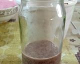 A picture of step 7 of Chocolate chia seed parfait with strawberry yogurt.