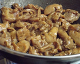 Foto del paso 2 de la receta: Pollo con almendras macerado con salsa Teriyaki