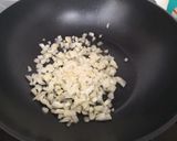 Foto del paso 2 de la receta: Pechuga con almendra y dátiles en salsa sojaperrins