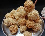 A picture of step 3 of Murmura laddu.