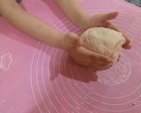 عکس مرحله 2 از دستور مناقیش بالزعتر و الجبنه (منقوشه عربی با زعتر و پنیر)