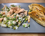 Foto del paso 7 de la receta: Risotto de salmón y guisantes acompañado de gyozas especiales