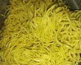 Foto langkah ke 1 dari resep Mie goreng baso.