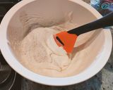 Une image de l'étape 6 de Bavarois aux fraises et coulis de myrtilles.