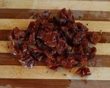 Sajtos-kelbimbós tészta extrákkal recept fázis 2 fotója