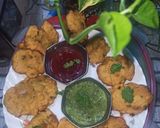 लेफ्ट ओवर चावल के पकौड़े (leftover chawal ke pakode recipe in Hindi) रेसिपी चरण 4 फोटो