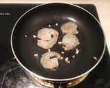 清炒蝦仁雞肉起司義大利麵（也能做寶寶副食品）的食譜步驟2照片
