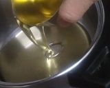 A picture of step 1 of Chilli Oil with Garlic.