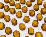 Foto langkah ke 5 dari resep Palm Cheese Cookies (3 Kuning Telur).