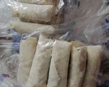 A picture of step 4 of Chicken spring Rolls.