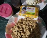A picture of step 1 of Chocolate biscuits cake.