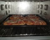 Foto langkah ke 7 dari resep Pizza sosis mozarella empuk.