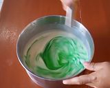 Foto langkah ke 4 dari resep Kue dadar gulung.