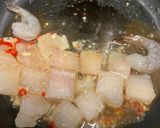 รูปขั้นตอนการทำที่ 2 ของ ปลาดอลลี่ กุ้ง ซอสเทริยากิ