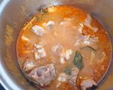 รูปขั้นตอนการทำที่ 2 ของ สตูกระดูกอ่อนกับก๋วยเตี๋ยวเวียดนาม