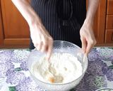 Foto del passaggio 2 della ricetta Sbriciolata salata salsiccia e Montasio