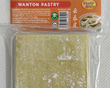 A picture of step 1 of Cinnamon banana wanton.