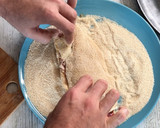 Foto del paso 8 de la receta: Cachopollo de Chicote en freidora de aire versión saludable