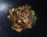 รูปขั้นตอนการทำที่ 4 ของ หมูทอดกระเทียม