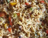 A picture of step 2 of Wors sweet and chilli stir fry.