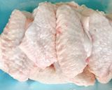 รูปขั้นตอนการทำที่ 1 ของ ปีกไก่ทอดเกลือ🐔🐣