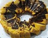 Foto langkah ke 8 dari resep Marble Pumpkin Cake.