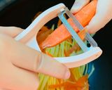 Hình bước làm 14 của món Vào bếp cùng con: gỏi đu đủ Thái không tôm, không cay