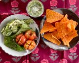 รูปขั้นตอนการทำที่ 4 ของ นาโช่ดิปเพสโต้ผักวอร์เตอเครสและผักย่าง🍅🥬Nacho Chip Dipped with Watercress Pesto and Roasted Veg🫑🍅🧀