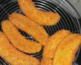 Foto langkah ke 5 dari resep Pisang Pasir Cokelat Keju Praktis.