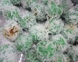 Foto langkah ke 6 dari resep 240. Klepon isi gula merah.