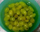 A picture of step 1 of Savoury Shahi Grapes.