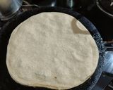 A picture of step 3 of Mooli ka parantha.
