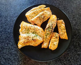 Foto del paso 3 de la receta: Escalopines de salmón a la plancha con ajo y perejil / Receta 200