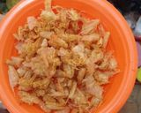 Foto langkah ke 3 dari resep Kulit udang krispi.