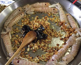 Foto del paso 5 de la receta: Arroz con alcachofas, galeras y camagroc